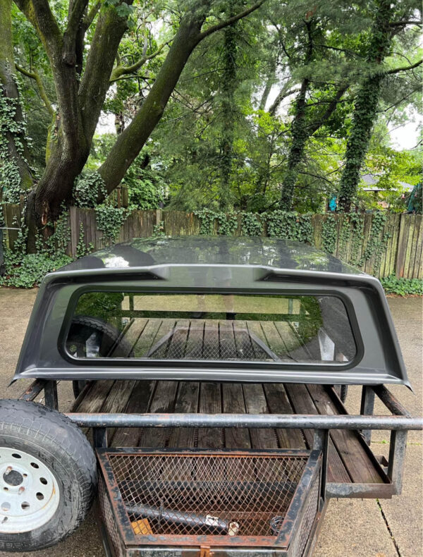Truck Cap - F150 - 5.5ft - Gray Century (LEER) frameless rear door truck cap. For a 2021-2024+ Ford F150 with 5.5’ short bed - Image 5