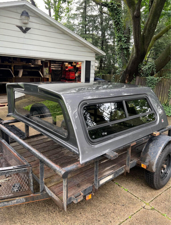 Truck Cap - F150 - 5.5ft - Gray Century (LEER) frameless rear door truck cap. For a 2021-2024+ Ford F150 with 5.5’ short bed - Image 6