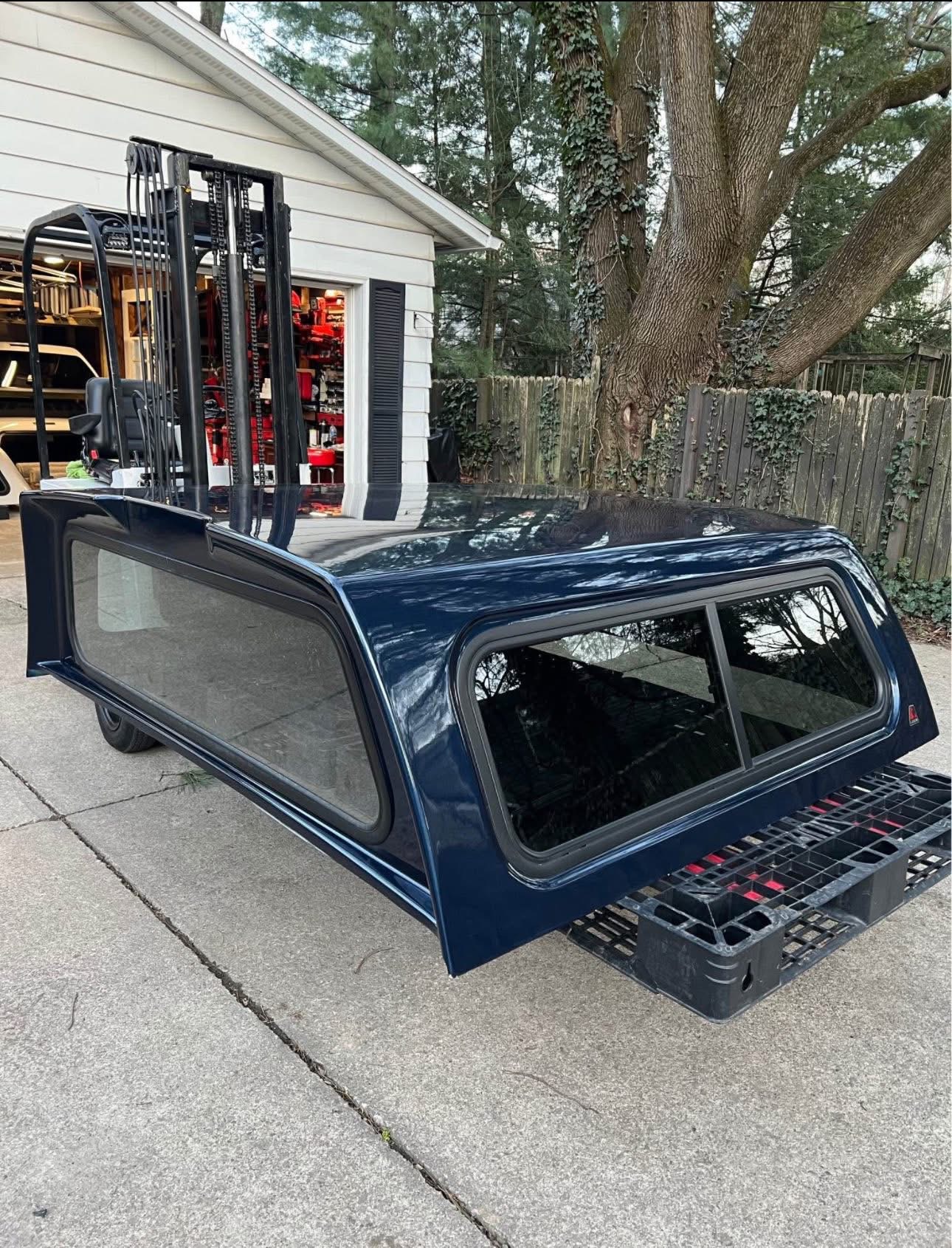 Truck Cap - F150 - 5.5ft LEER truck cap for a 2015-2025Ford F150 with a 5.5' short bed - Image 3