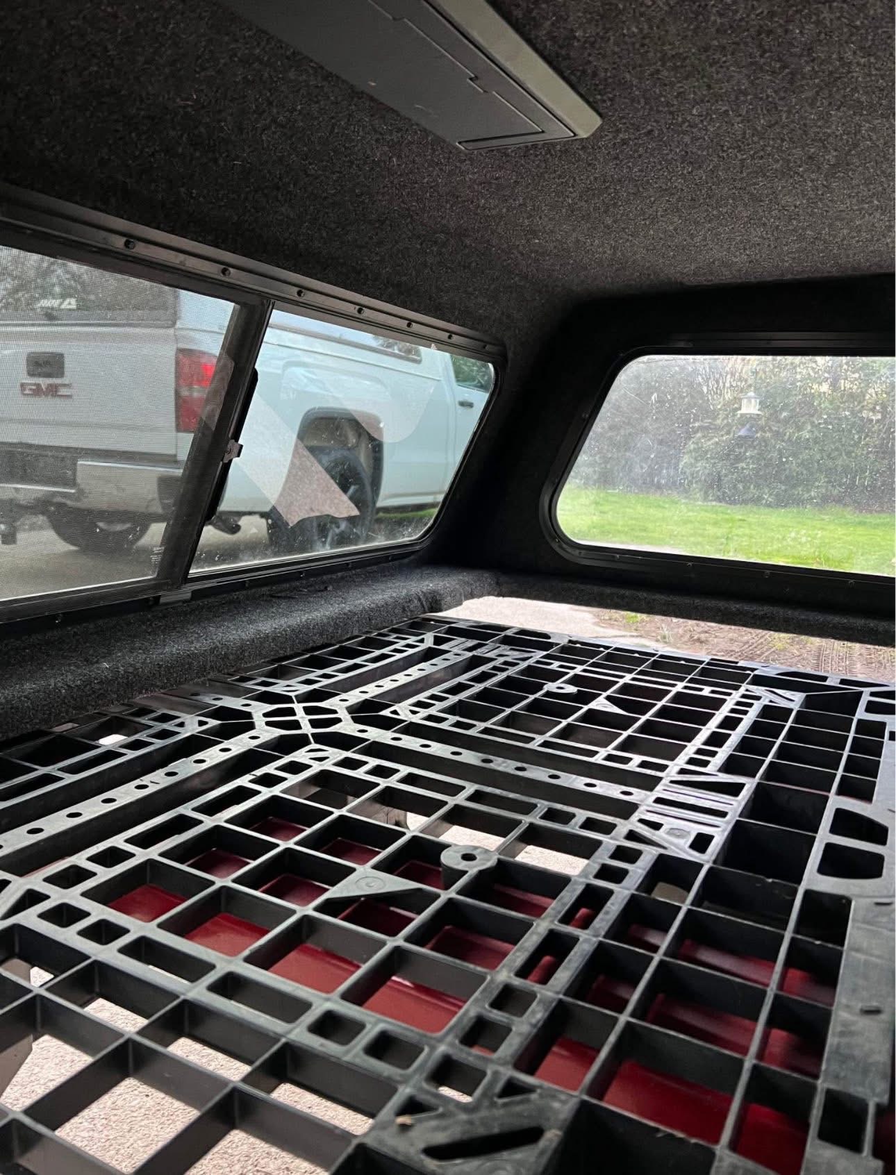 Truck Cap - F150 - 5.5ft LEER truck cap for a 2015-2025Ford F150 with a 5.5' short bed - Image 5