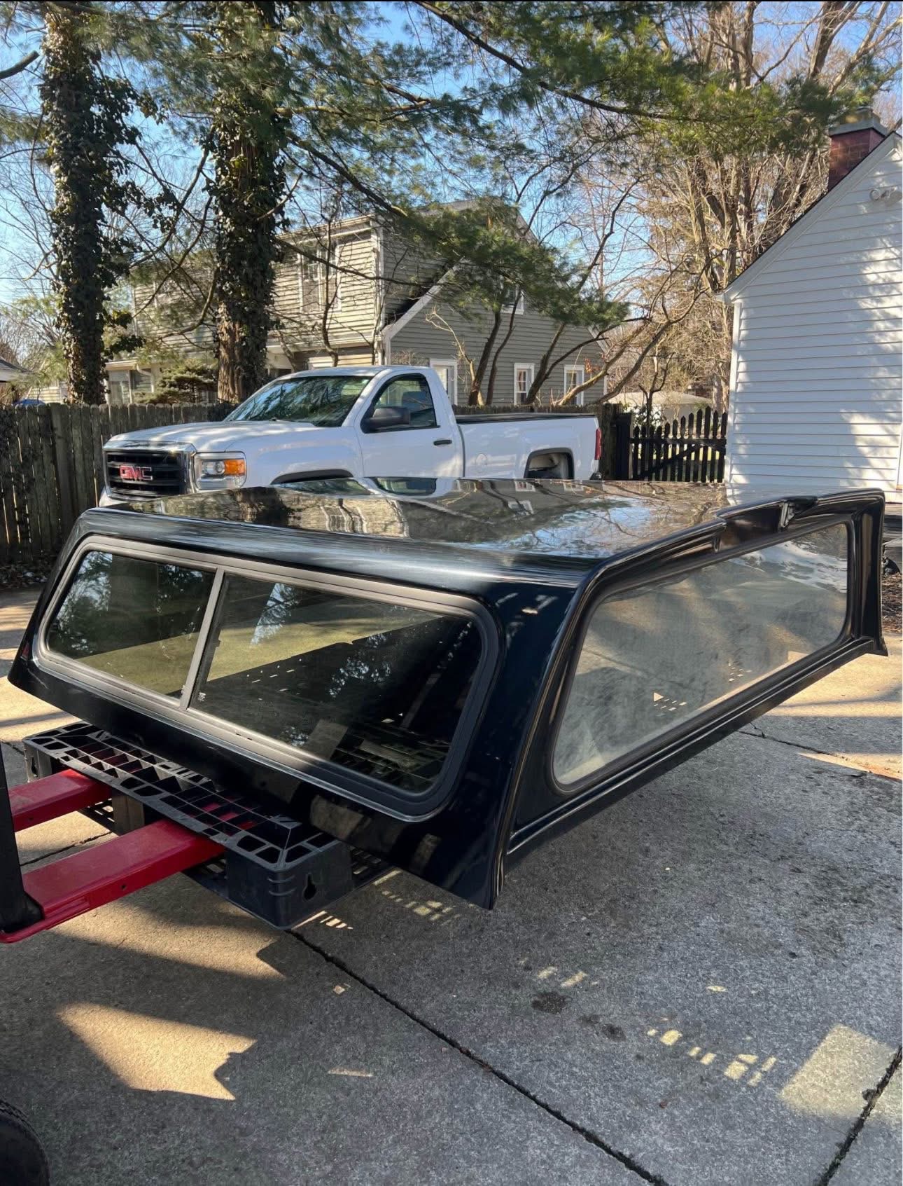 Truck Cap - Chevy/GMC - 6.9ft LEER truck cap for a 2014-2025 Chevy Silverado/GMC Sierra 1500. 2015-2019 for a 2500 or 3500 with 6.9' bed. - Image 2